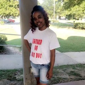 Meet your Posher, Latoya